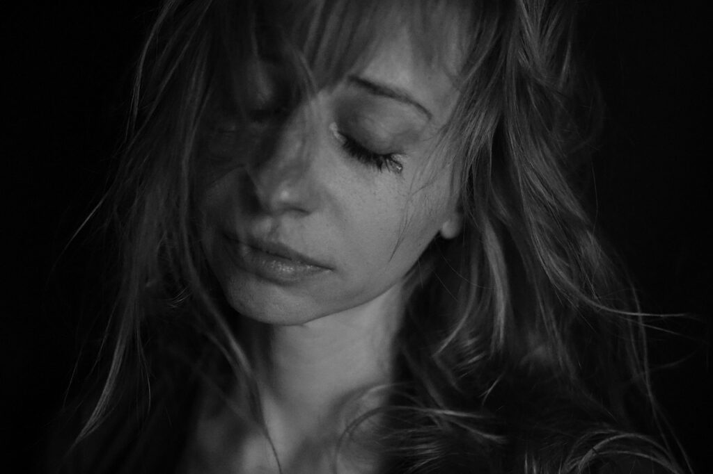 夜泣きで涙が止まらない時の対処法は？