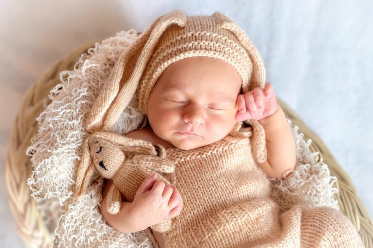 こどもが夜泣きする理由とおすすめ商品は何？
